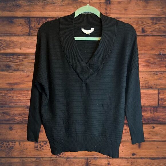 5 for $25🔥Medium (8-10) Time and Tru Black V-Neck Sweater - Picture 1 of 5